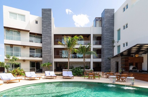 Akumal Apartment | Ultimate King Bed Ocean View PH w/Jacuzzi 302PH