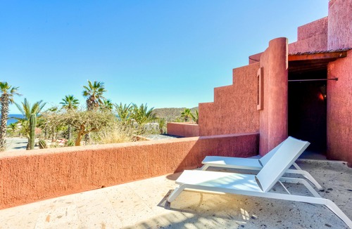 Ensenada Los Muertos Apartment | Upper Cascada: Ocean view suite with indoor/outdoor showers