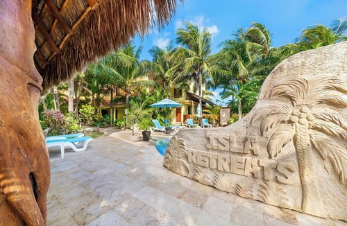 Colonia Salina Chica Apartment | Villa #4 - Isla Retreats | Tropical Gardens + Pool