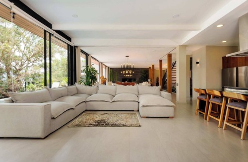 El Santuario Villa | Villa del Carmen: Pool & Lake Views