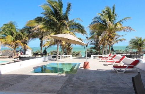 Chicxulub Puerto House | Villa Mercedes 2- Beachfront House-Pool-Wifi Internet-Sat TV