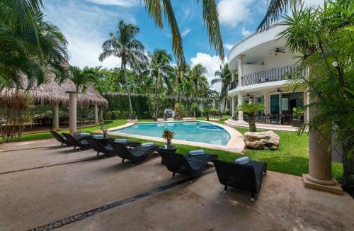 Alfredo V. Bonfil Hotel | Villa Palmeras