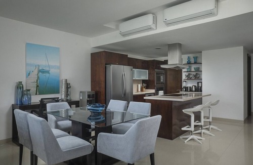 Puerto Juarez Apartment | Vista Playa Oceanview Penthouse, Mareazul