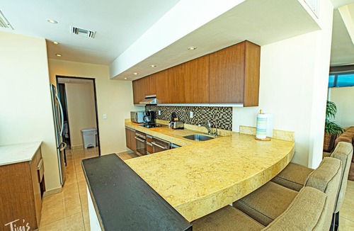 Zona Hotelera Condo | VRBO Premier Host #3703 – Beachfront - Hot Tub Overlooks Ocean timsoceancondos