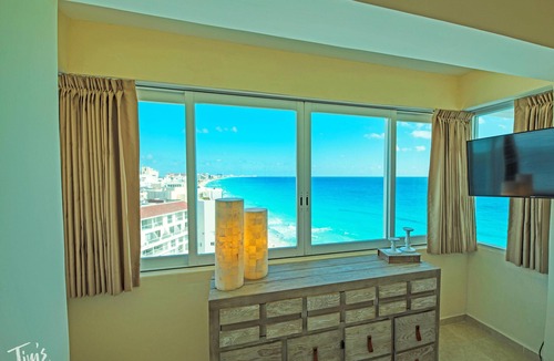 Zona Hotelera Condo | VRBO Premier Host #3703 – Beachfront - Hot Tub Overlooks Ocean timsoceancondos