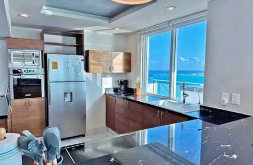 Zona Hotelera Condo | VRBO Premier Host – Beachfront – 8BR/7Bth – Penthouse Combo #324