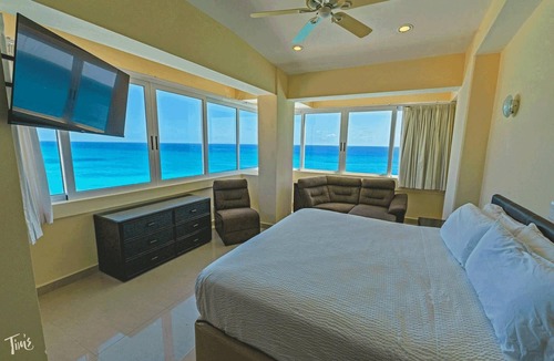 Zona Hotelera Hotel | VRBO Premier Host – Beachfront – 16BR/13Bth – Penthouse Combo #31234