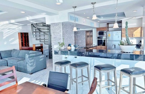 Zona Hotelera Hotel | VRBO Premier Host – Beachfront – 12BR/10bth – Penthouse Combo #3124