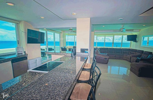 Zona Hotelera Condo | VRBO Premier Host – Beachfront – 8BR/6Bth – Penthouse Combo #323