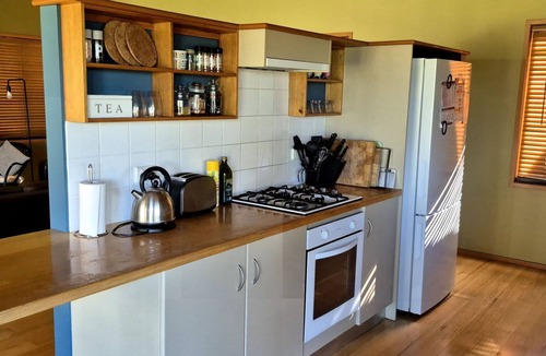 Sanctuary Point House | Waterfront Hideway by Book Jervis Bay - Sanctuary Point - The Ultimate Spot to Relax