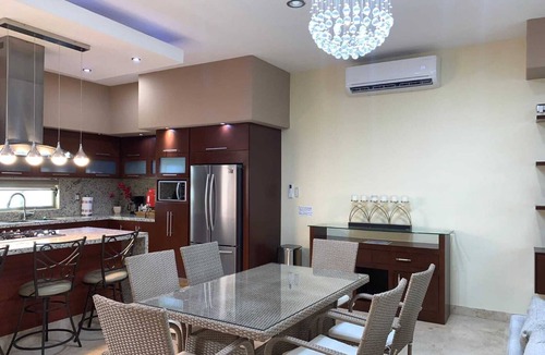 Cerritos House | YOU CAN BE IN THE POOL SWITH A BEAUTIFULSUNSET AND BEAUTIFUL FROM MAZATLAN