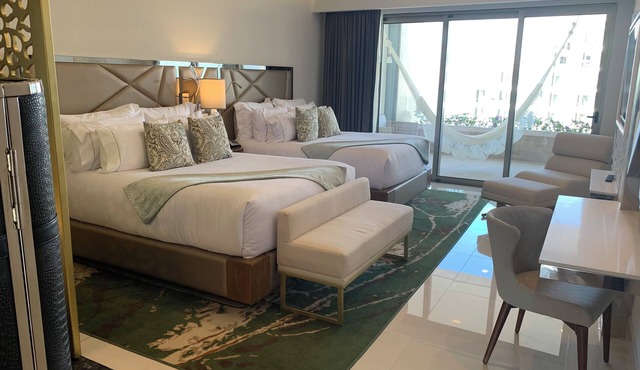 2 BD/3 Bath Luxury Cancun Beachfront Resort Suite - Large 1830 sq.ft.