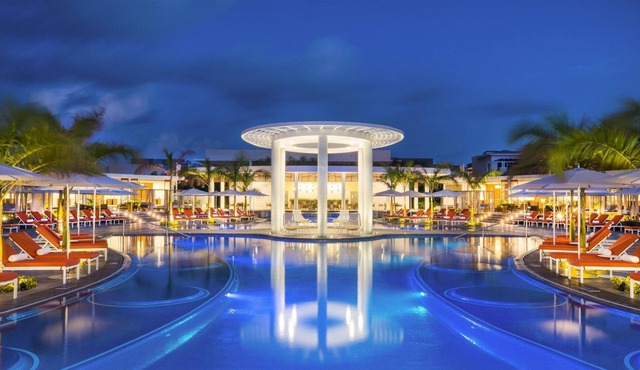 2-BR Family Suite @ Grand Moon Palace w/ Diamond All Inclusive!