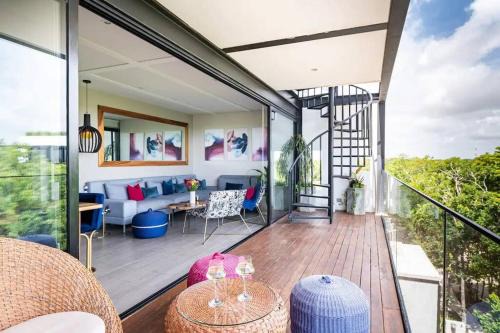 3BR Penthouse with Rooftop Pool Near Centro