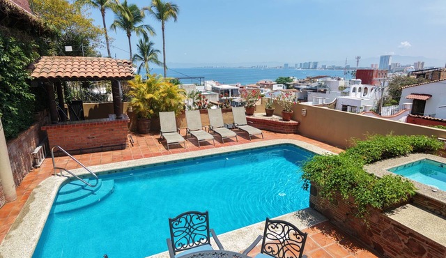 4BR Private Oceanview Retreat, Steps from Malecon & Zona Romantica