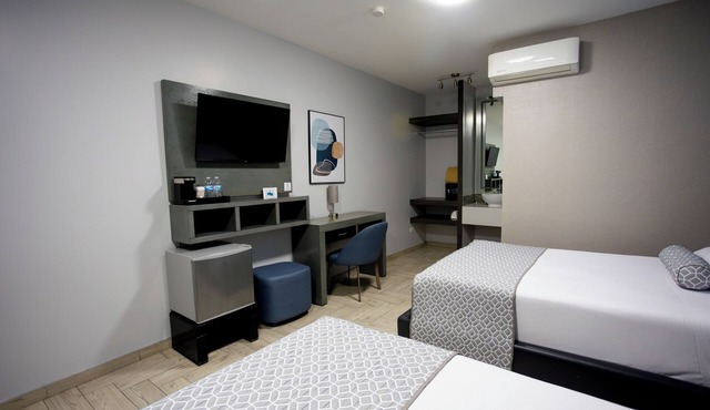 653 Hotel