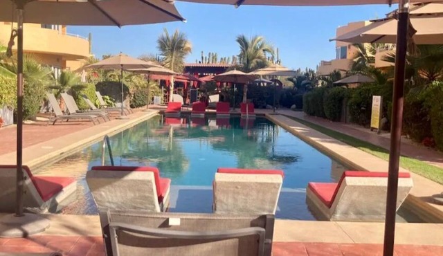 8B Cerritos Beach Luxury, Lrg Pool and Oceanview Deck