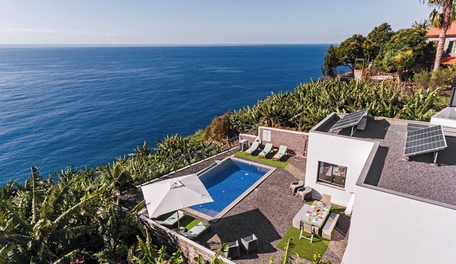 A tranquil balcony over the ocean | Grayci’s House in Arco Da Calheta