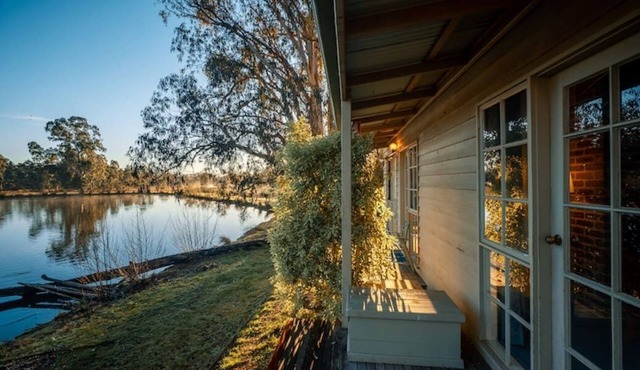 Acheron Valley Country Retreat Lakefront Rooms (LR) in Acheron