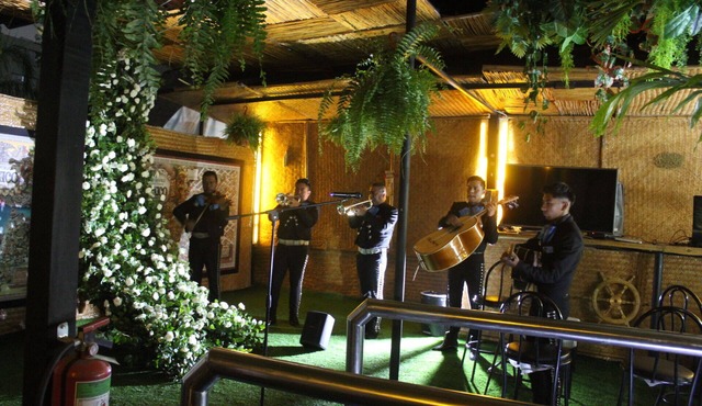 Aquí Comes Rico Airport Hostel 2-bedroom bed & breakfast in vibrant México City in Ciudad de México