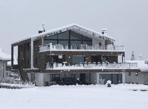 Ariala - Mountain Holiday Home in Falzes