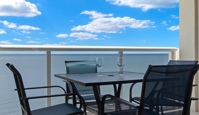 Beach Front View/access. Updated finishes and open floor plan. in Fort Myers Beach