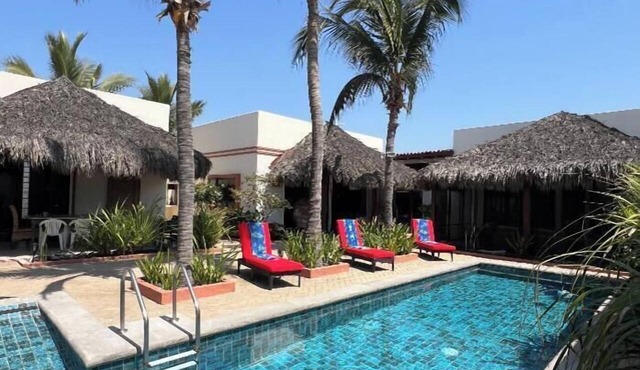 BEACH HOME - Cuyutlan MX - ON BEACH 3br/Den/4.5 baths. 5 min to town in Cuyutlán