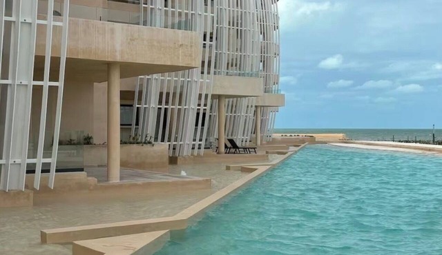 Beachfront condo in Progreso