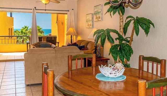 Beachfront Condo 2BR Sleeps 4 Pools & Hot Tubs