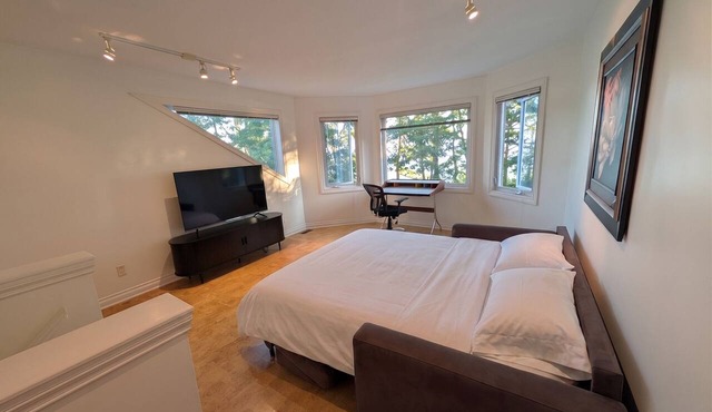 Beachfront Estate Perfect For Large Families In The Heart Of Balm Beach in Tiny