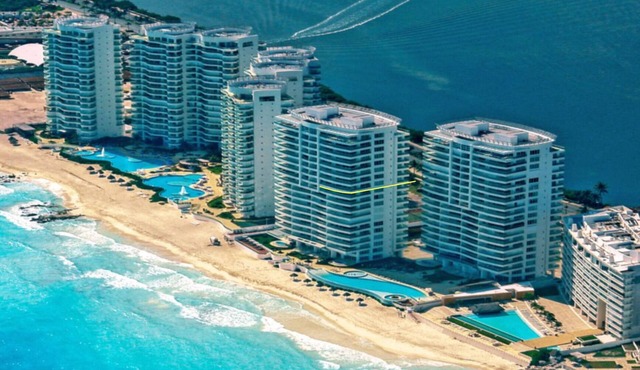Beachfront Luxury SkyVilla-Summer Sale up to 50% Off!