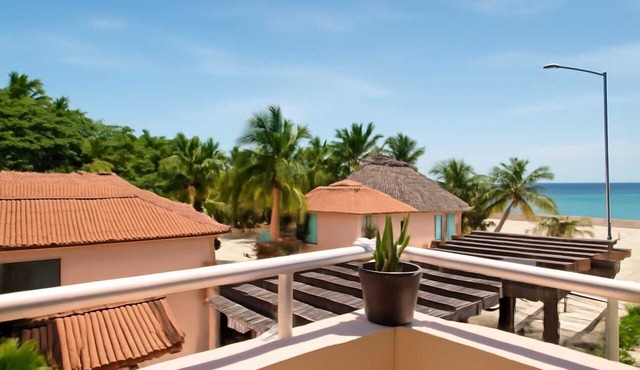 Beachfront Ocean-View Balcony Near 5th Ave