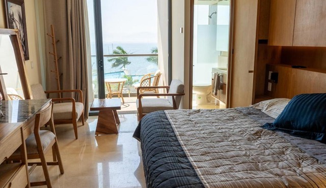 Beachfront Suite in La Cruz de Huanacaxtle