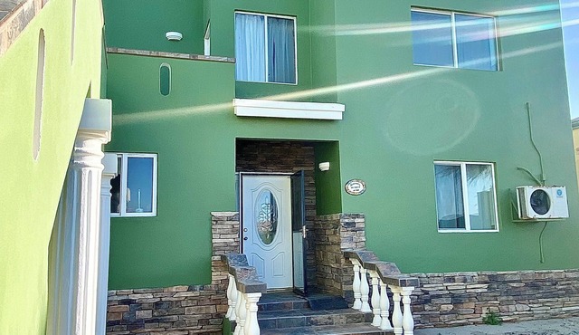 Beautiful beachfront home, private beach, 20 min from downtown and pet friendly!