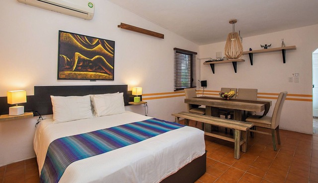 Beautiful Cozy and Clean Loft 3 blocks from Ocean