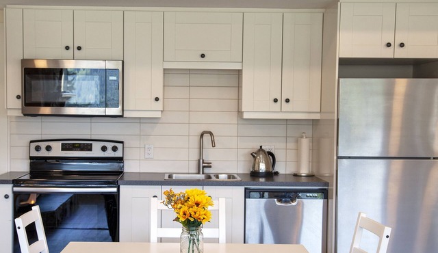 Beautiful Mountain View Rental in Waterton Park