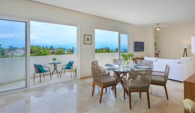 Bellevie 71 Deluxe 2BD Condo, Steps to Beach. Golden Zone: RooftopPool