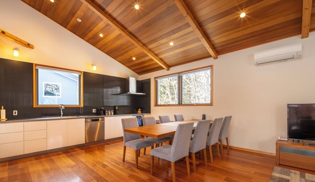Bluebird Chalets in Hakuba