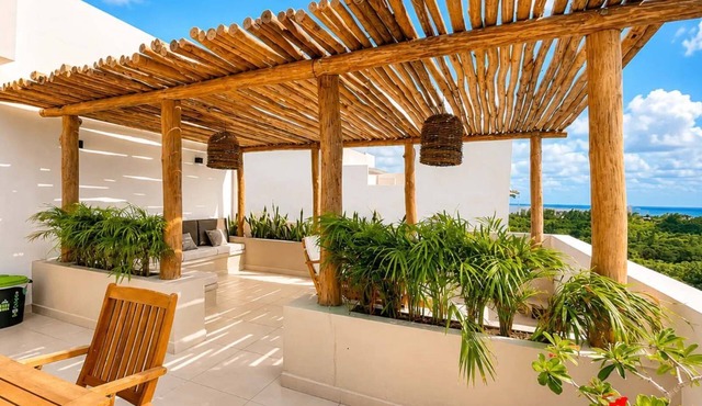 Bright Balcony Studio Beach Vibe · Blanko Living