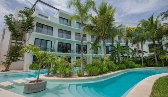 C202 CPL, Impressive studio with lagoon view