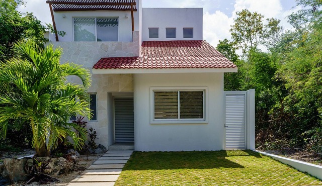 Casa Barbara is a peaceful setting, abundance of vegetation in the gated community of Aldea K'iin.