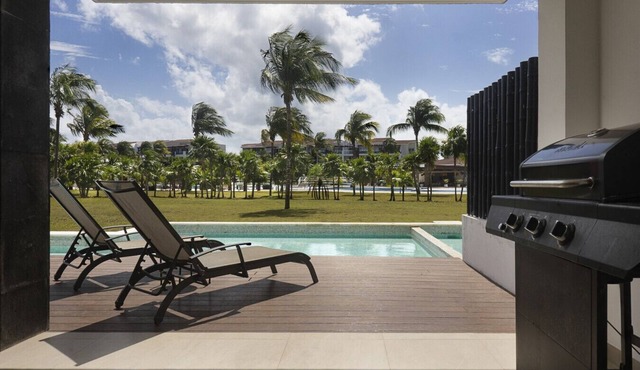 Casa Bonita, Oceanfront, Private pool condo, Mareazul