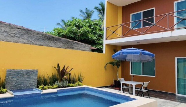 Casa Bugambilias, 1 and a half blocks from the beach