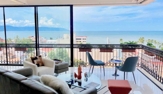 Casa Frida: Luxe Pier 57 Oceanview Corner Unit