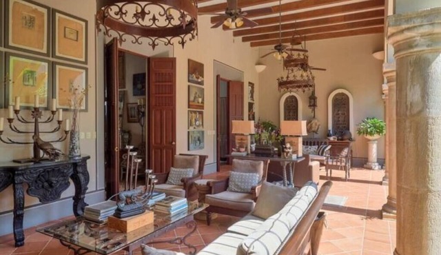 Casa La Perlita - Large Luxury Colonial in Centro - Garden, Gazebo, Big Pool ❤️