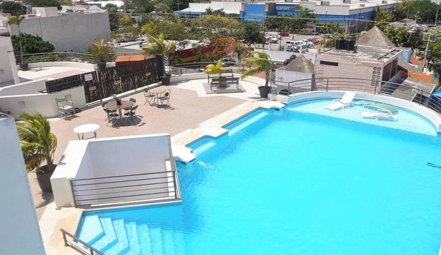 Central, Sleeps 6, Roof Pool, Garage, A306