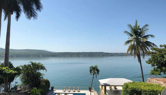 Chalet on lake Tequesquitengo in Tequesquitengo