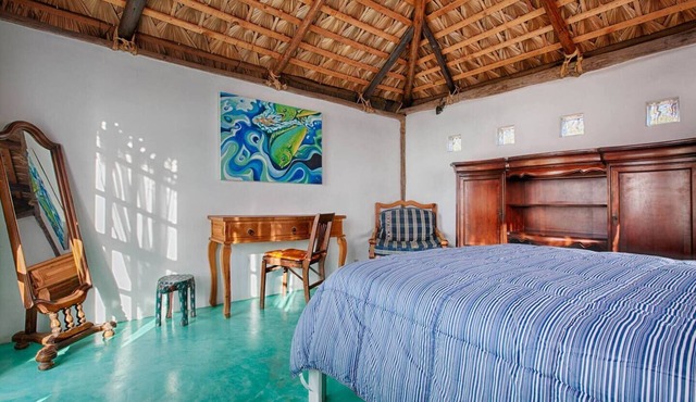 Charming bungalow with WiFi and AC in peaceful El Pescadero in EL Pescadero