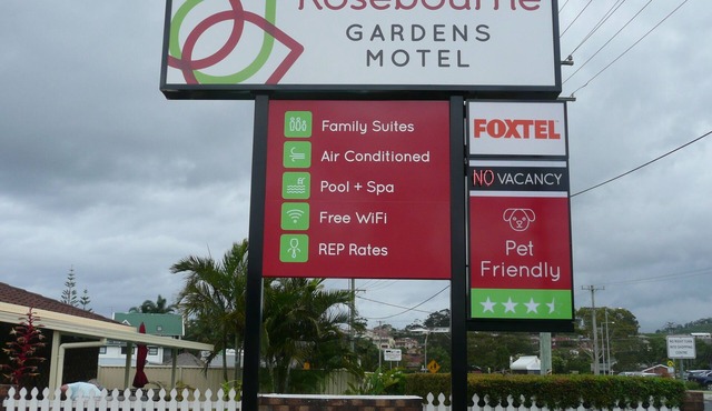 Charming Pet Friendly Family Room with Mineral Pool in Woolgoolga
