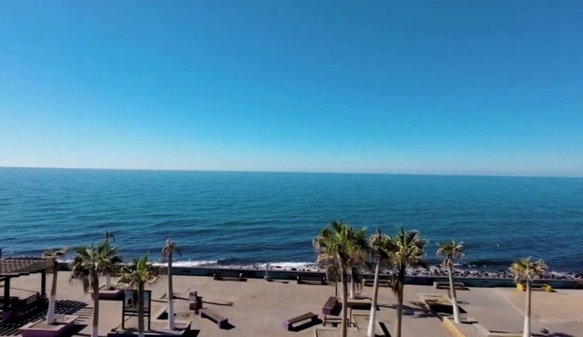 Condo Time Square, Oceanfront, Puerto Penasco. Huge 3 bedrooms 3.5 bathrooms